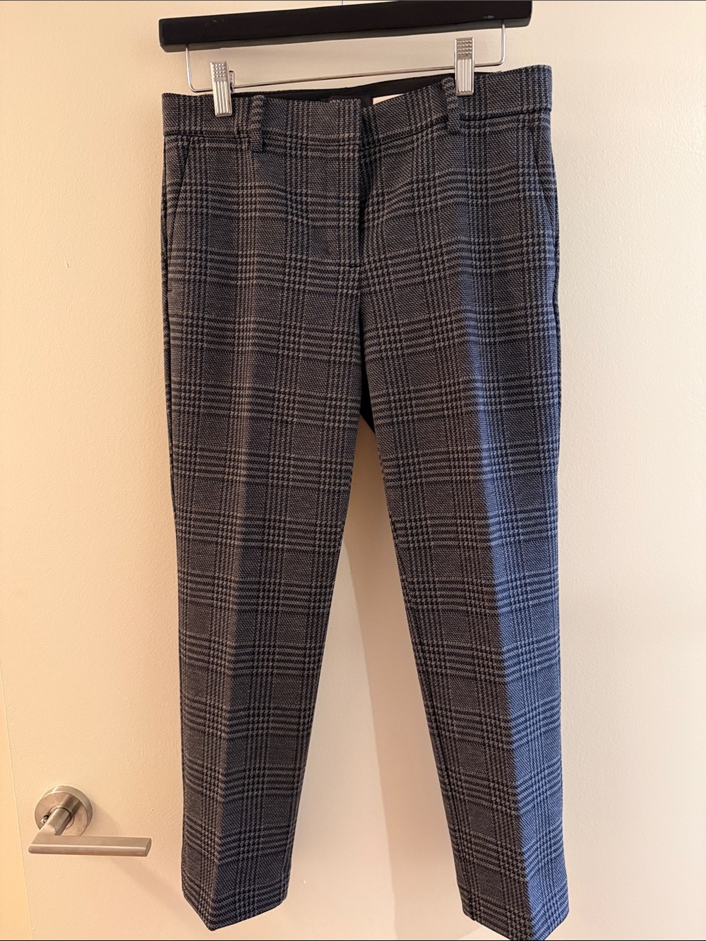 Ann Taylor 4 Petite Gray/Black Plaid Dress Pants